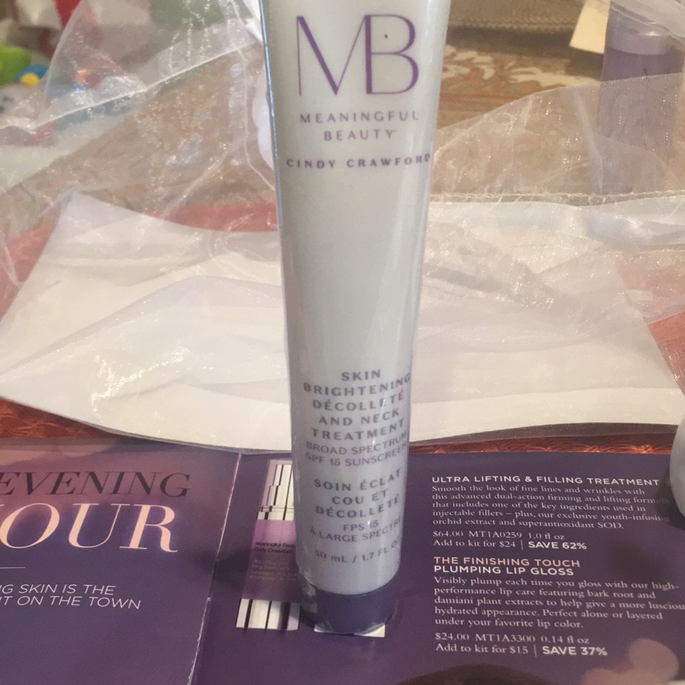 Skin Brightening Decollete &Neck cream